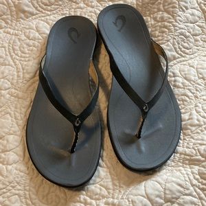 Like New OluKai Flip Flops